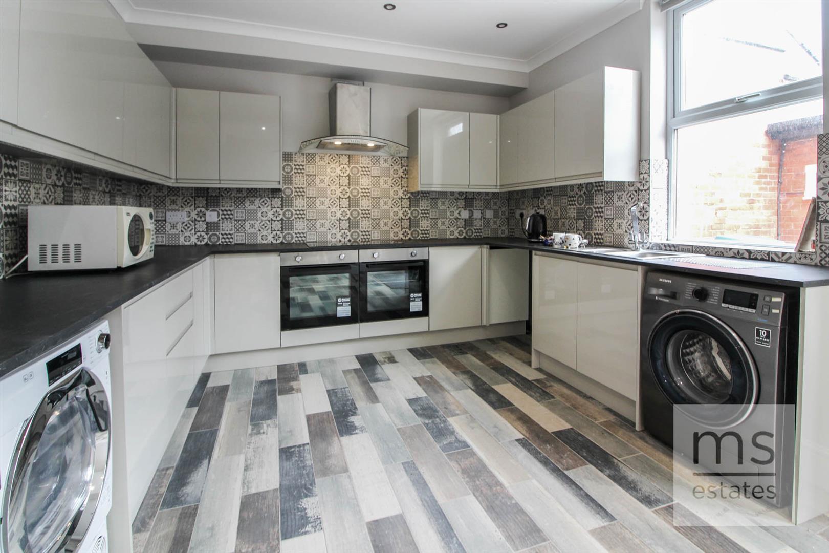 Portland Road, Nottingham, NG7 4GP