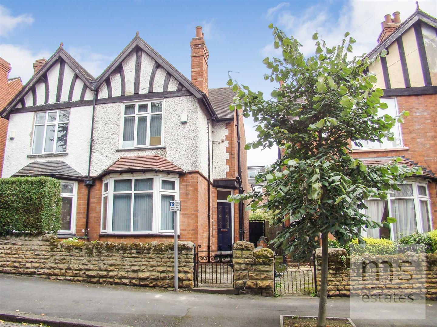 Rolleston Drive, Nottingham, NG7 1JZ