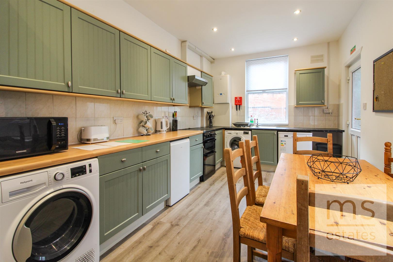 Rolleston Drive, Nottingham, NG7 1JZ