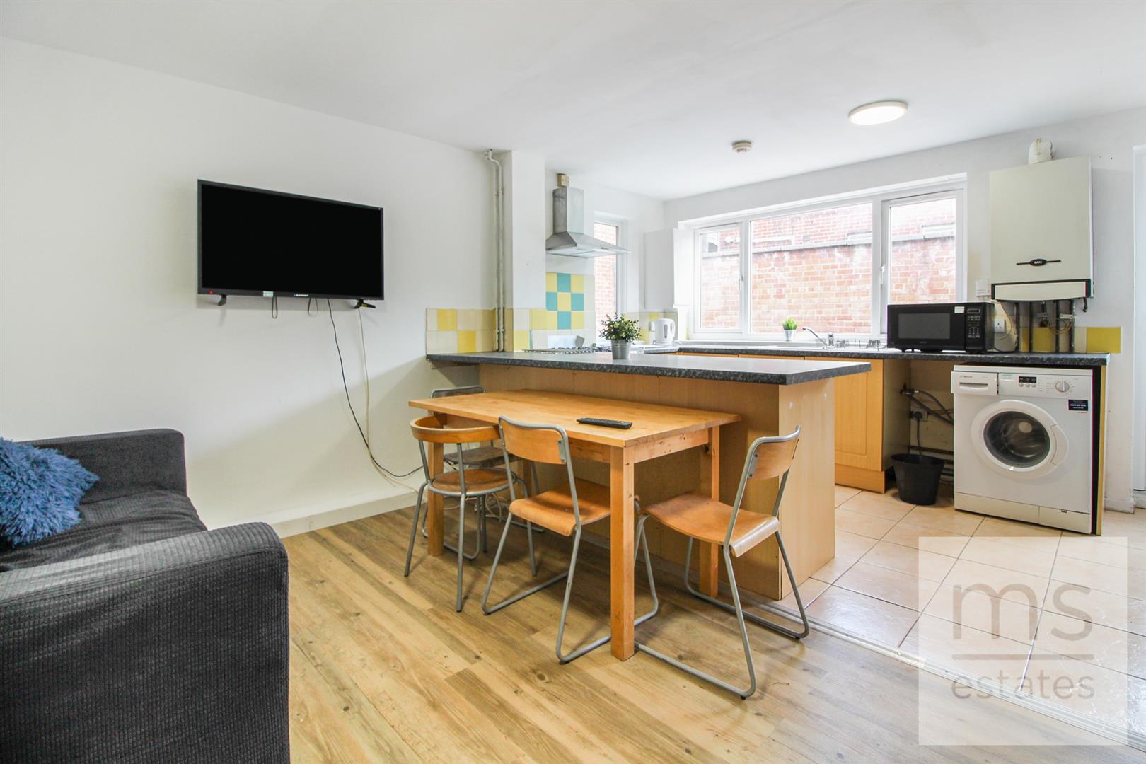 Saxon Green, Nottingham, NG7 2LL