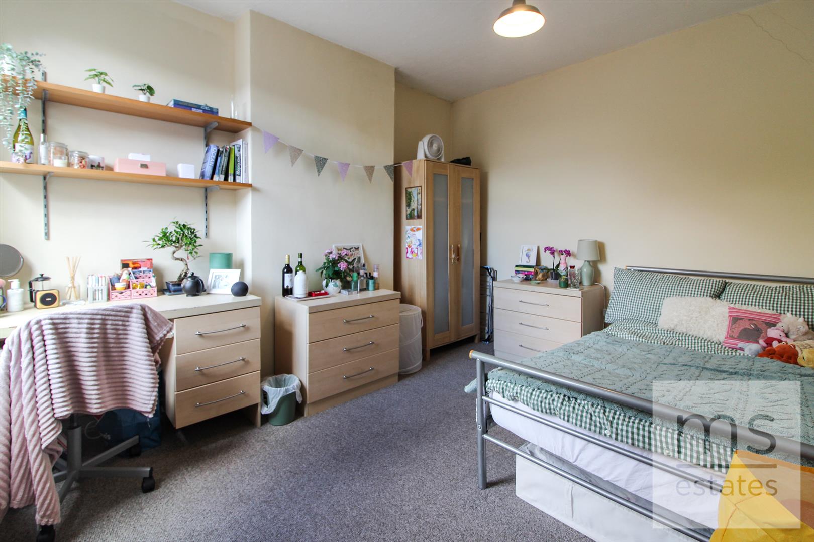 Teversal Avenue, Nottingham, NG7 1PY