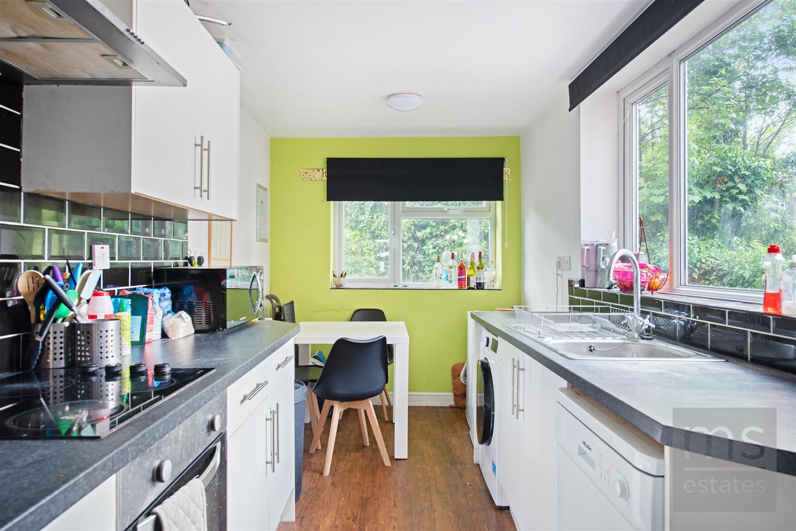 Albert Road, Nottingham, NG7 2EX