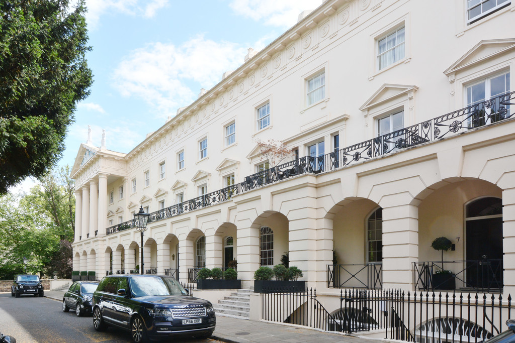 Property in Hanover Terrace, Regents Park, London, NW1 4RJ