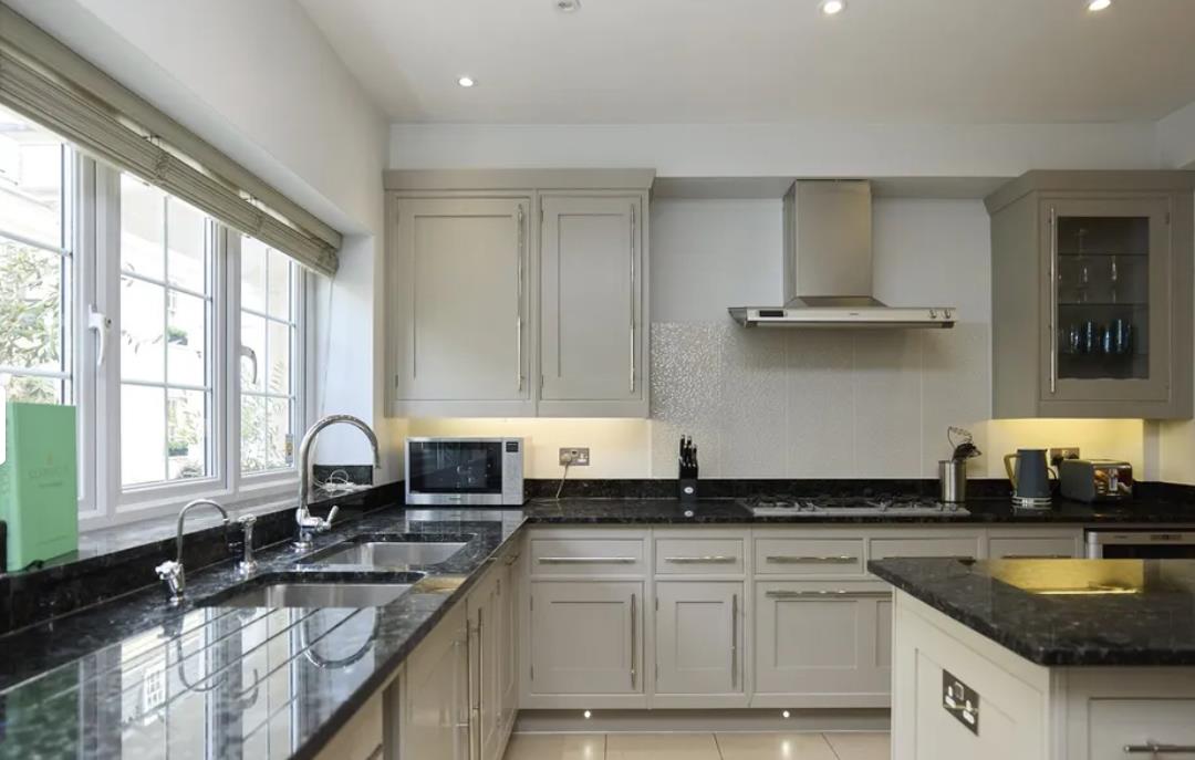 Hamilton Terrace, London