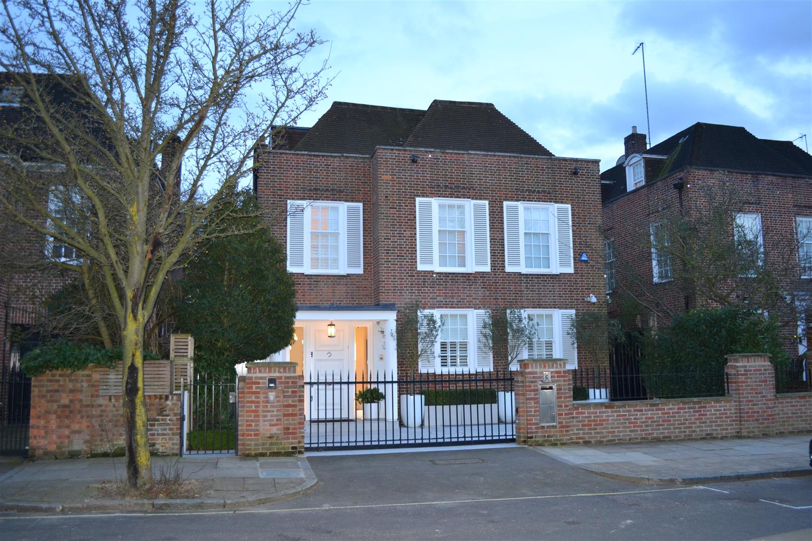 London, NW8