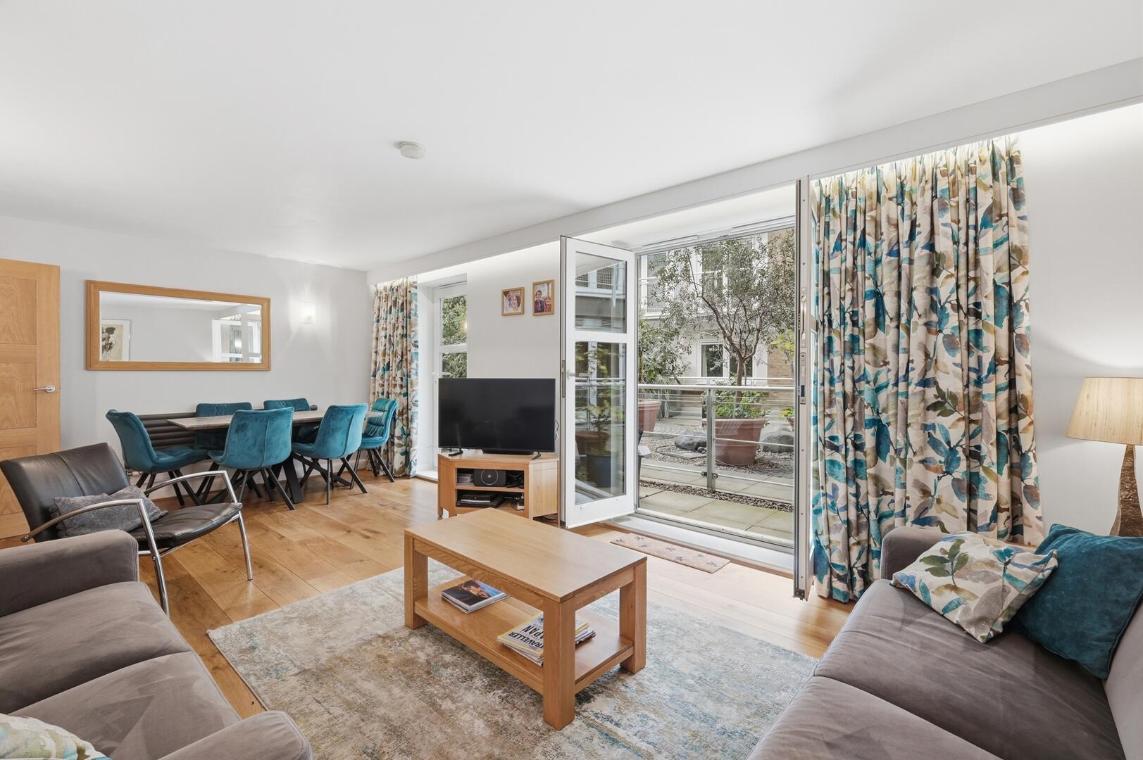 24 New Globe Walk, London, SE1