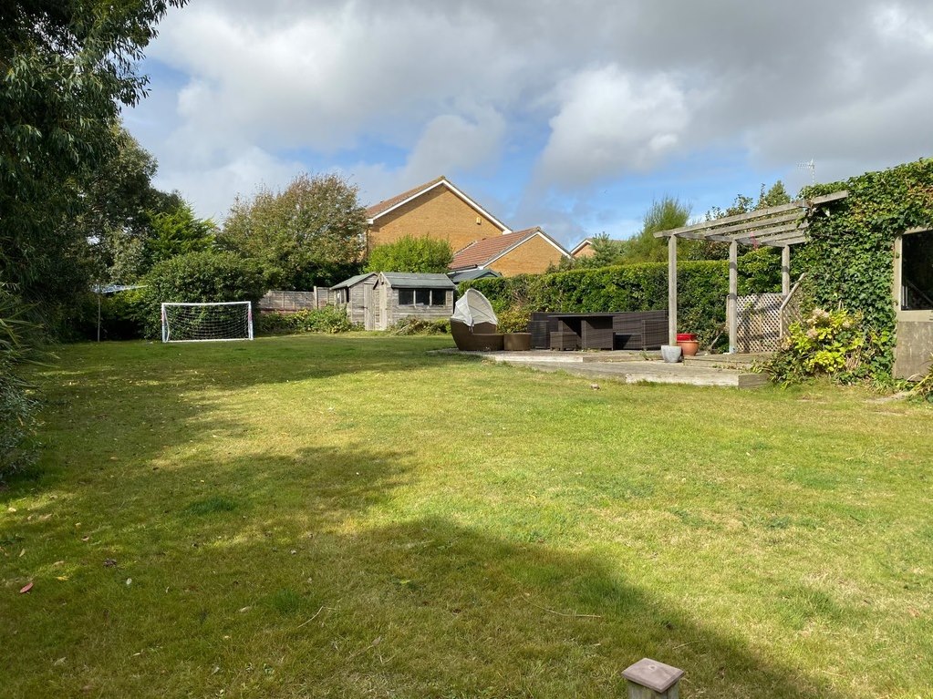 Property in Sutton Avenue, Seaford