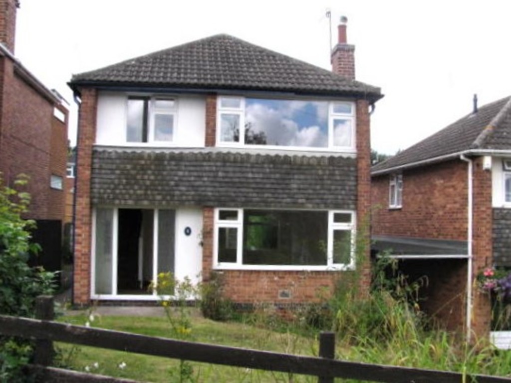 Property in Rise Park Road, Rise Park, Nottingham, NG5 5BJ