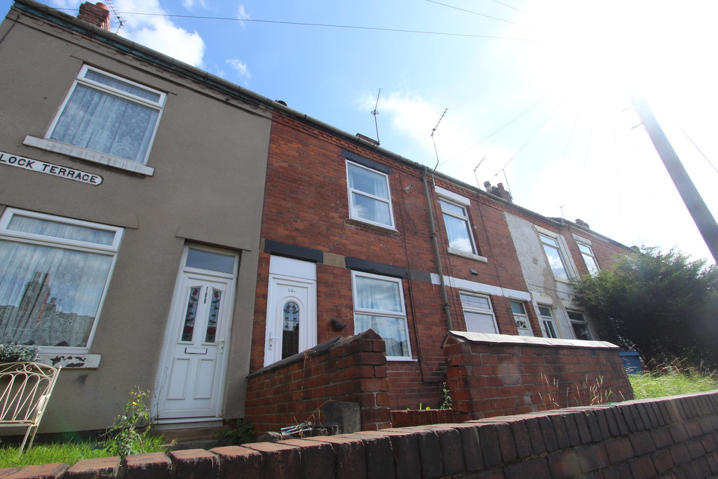Property in Leeming Lane South, Mansfield Woodhouse, Notts, NG19 9BE