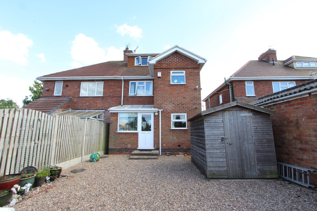 Property in Kirklington Road, Rainworth, Mansfield, NG21 0JX