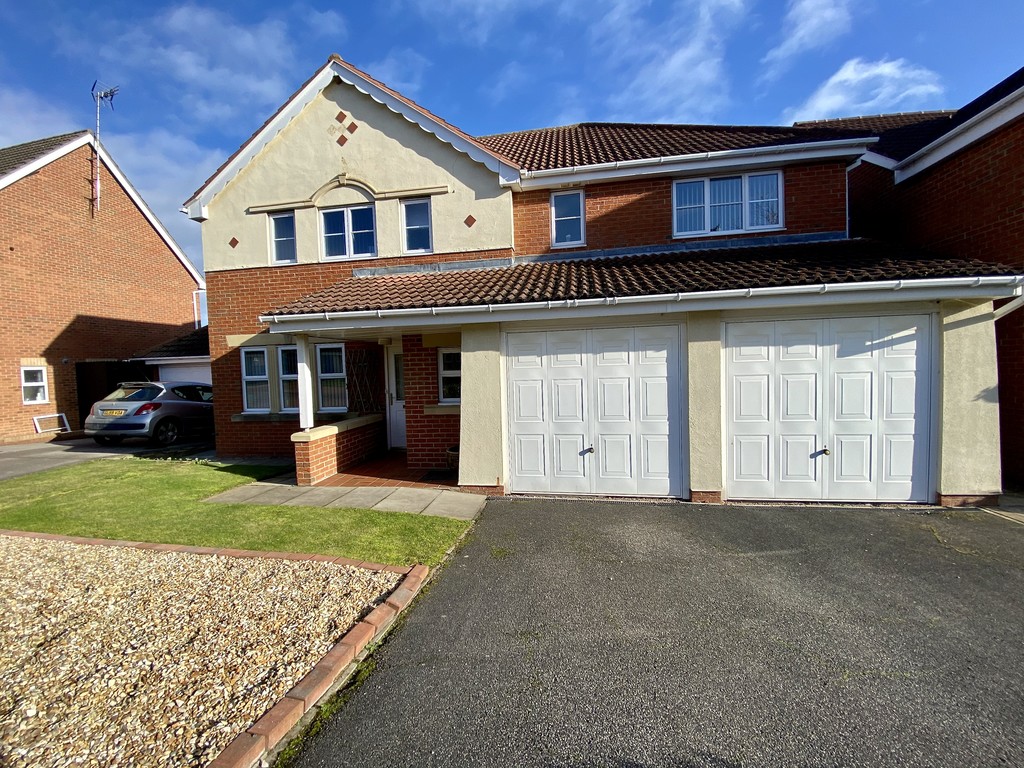 Property in Broughton Close, Clipstone Village, Mansfield, NG21 9FA