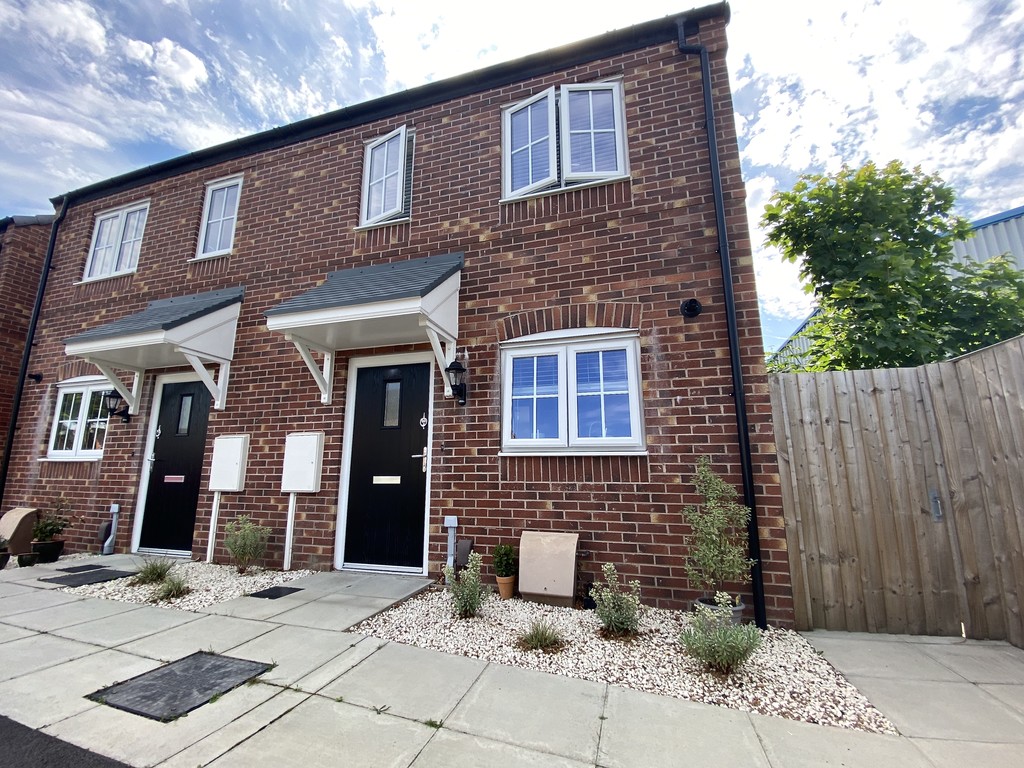 Property in Belle Vue Lane, Blidworth, Mansfield, NG21 0UQ