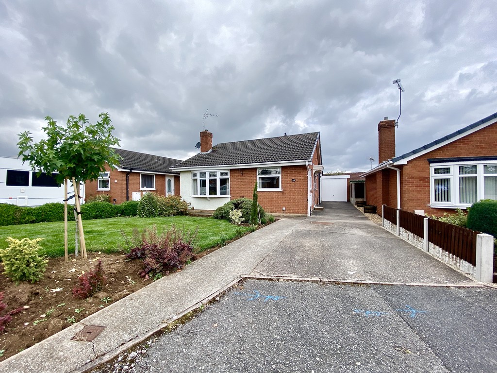 Property in Courtfield Road, SuttoninAshfield, NG17 3AT