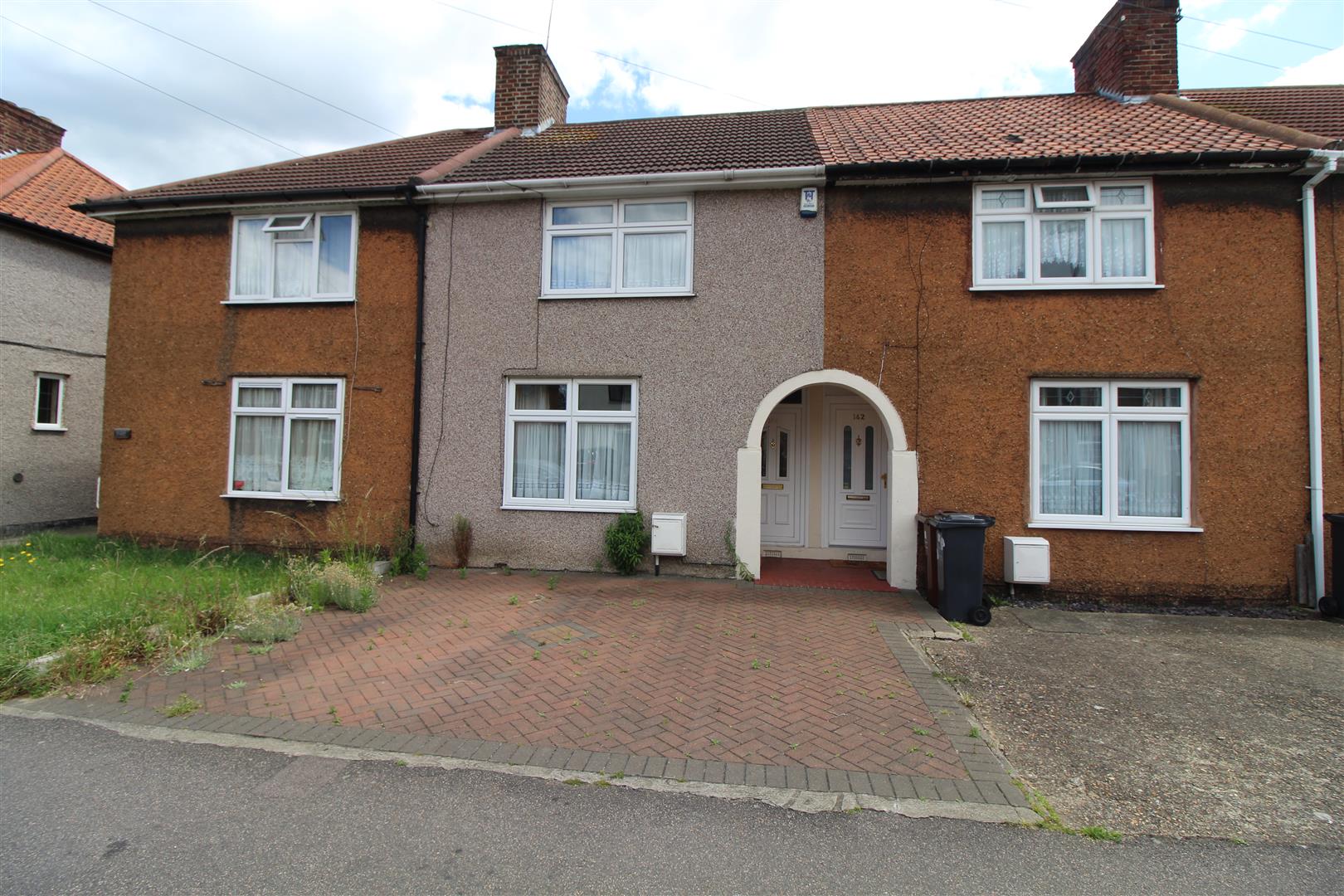 Property in Grafton Road, Dagenham, London, RM8 3QA