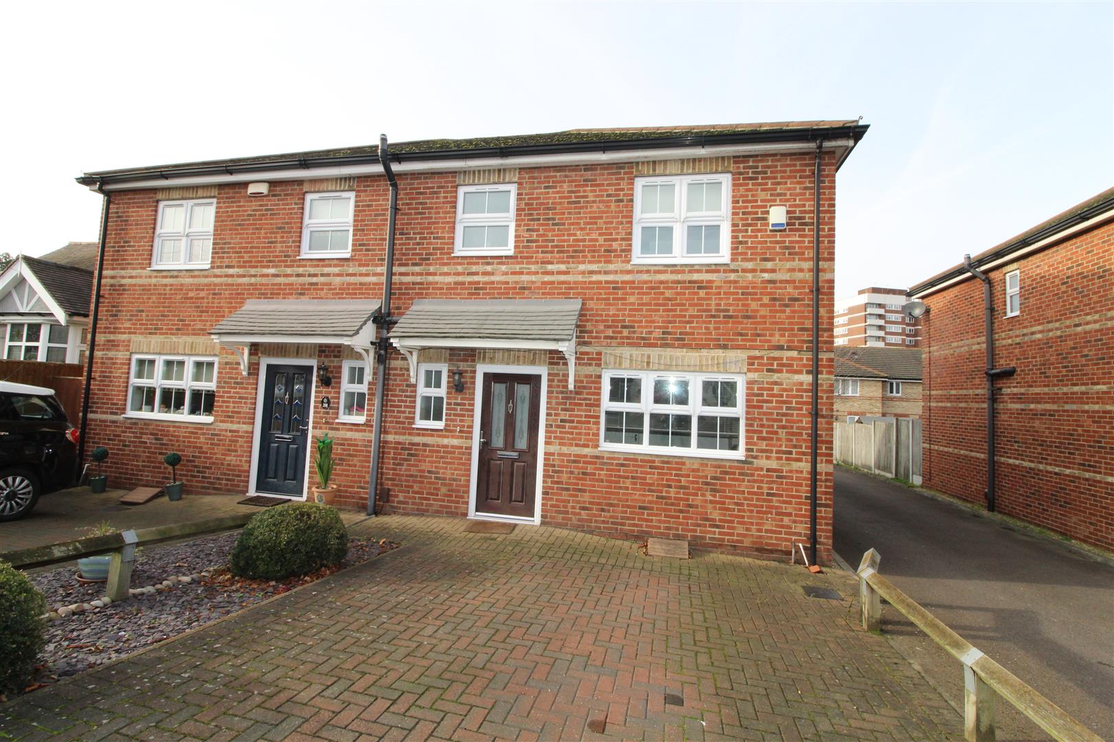 Property in Abbs Cross Lane, Hornchurch, London, RM12 4NA