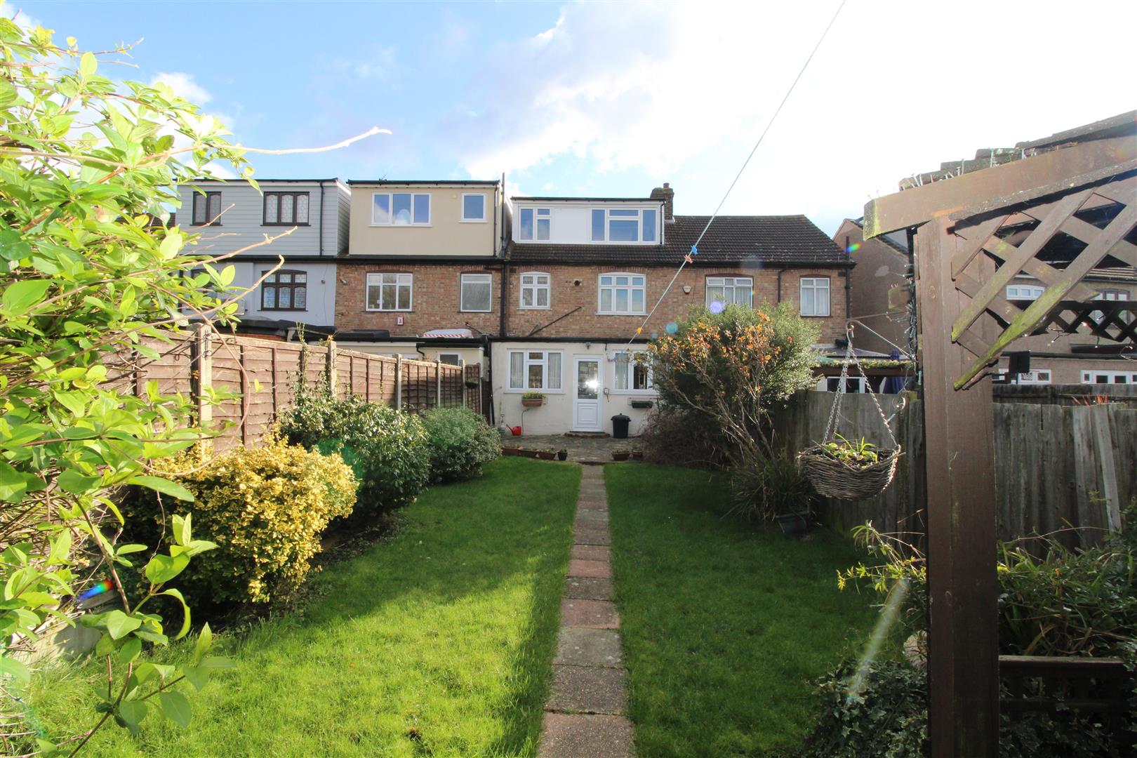 Property in Strathmore Gardens, Hornchurch, Essex, RM12 4BG