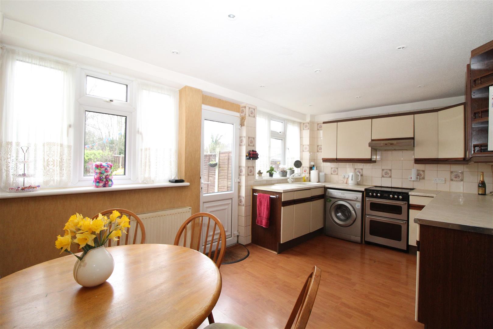 Property in Strathmore Gardens, Hornchurch, Essex, RM12 4BG