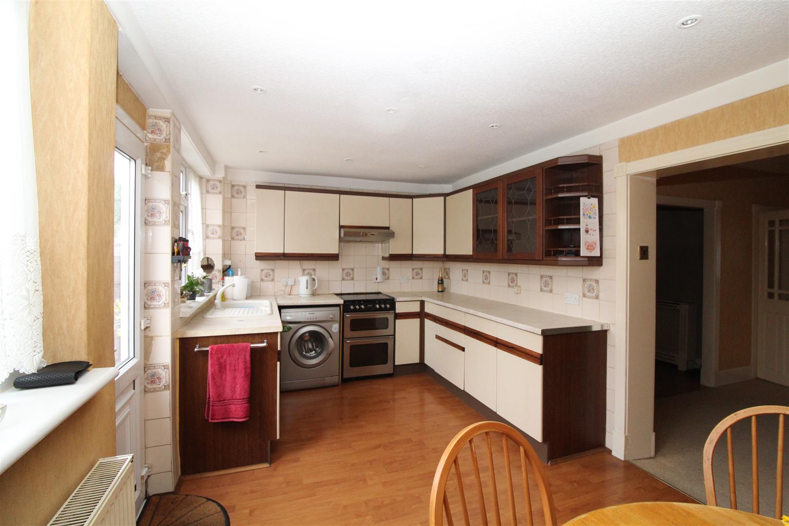Property in Strathmore Gardens, Hornchurch, Essex, RM12 4BG