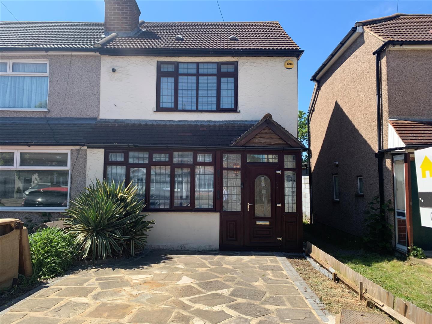 Property in Beechwood Gardens, Rainham, Essex, RM13 9HU