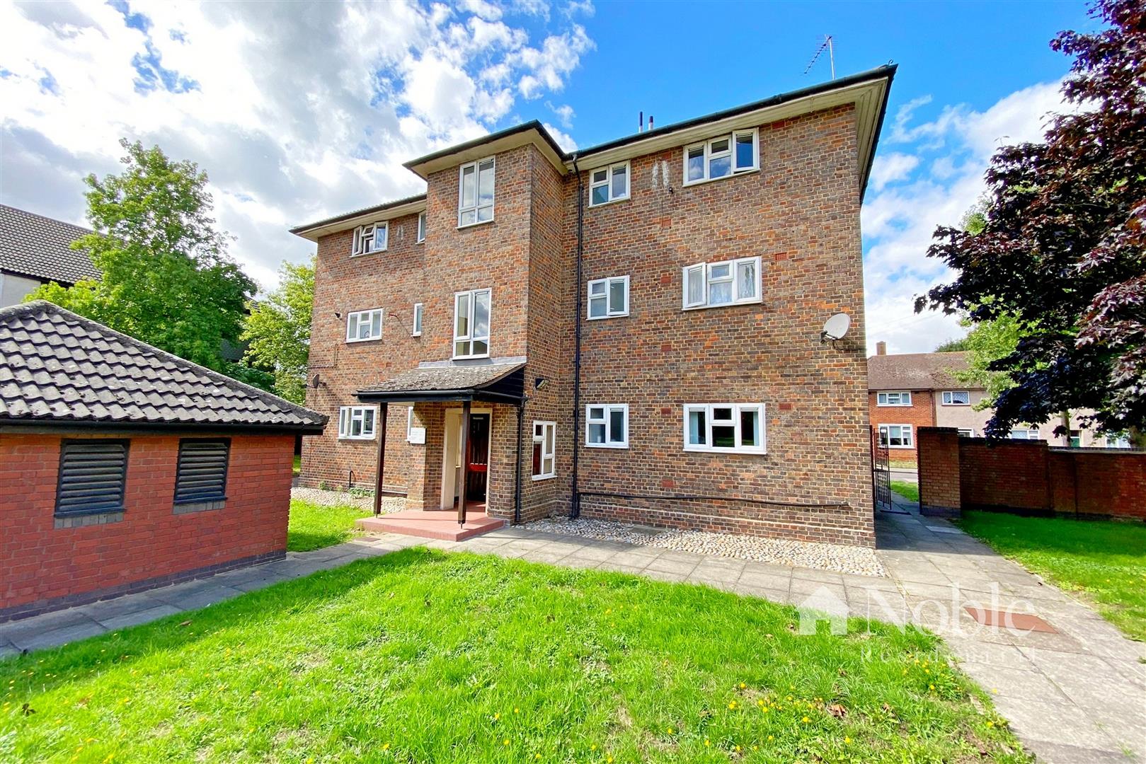 Property in Teviot Avenue, Aveley, South Ockendon, Essex, RM15 4QJ