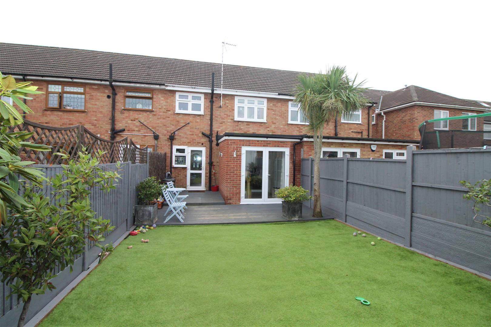 Property in Limerick Gardens, Upminster, Essex, RM14 1HZ