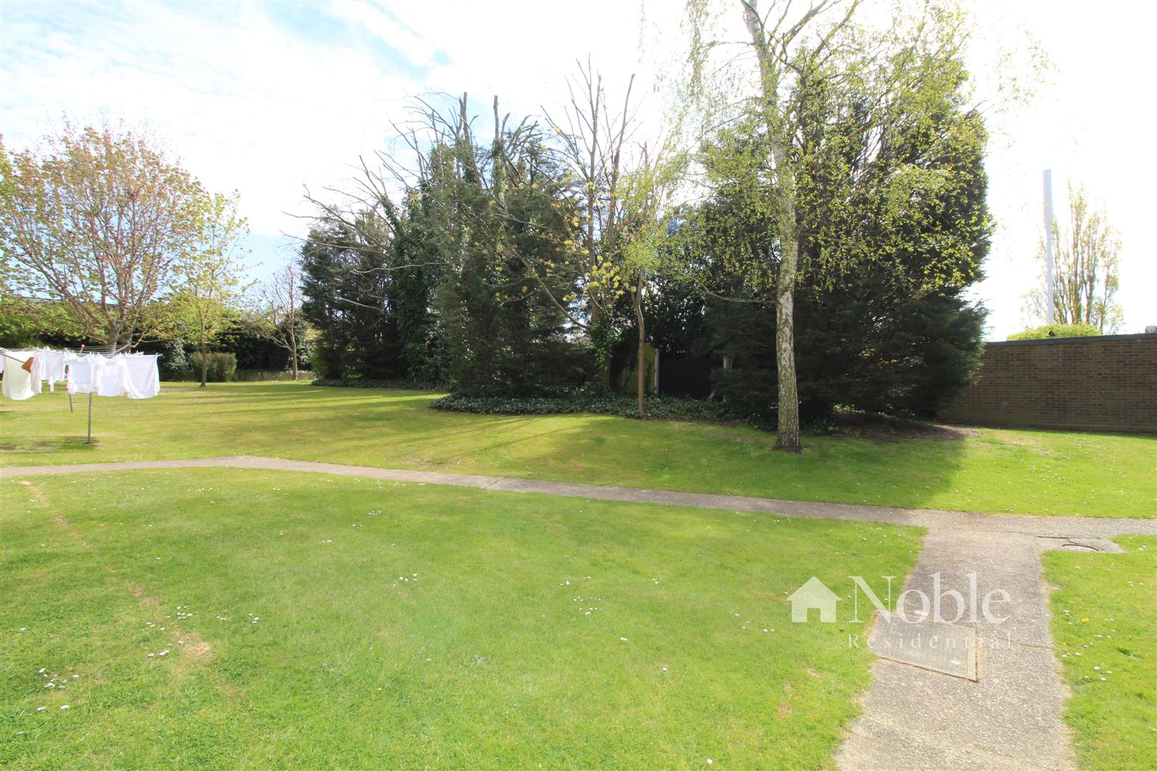 Property in Globe Road, Hornchurch, Essex, RM11 1BW