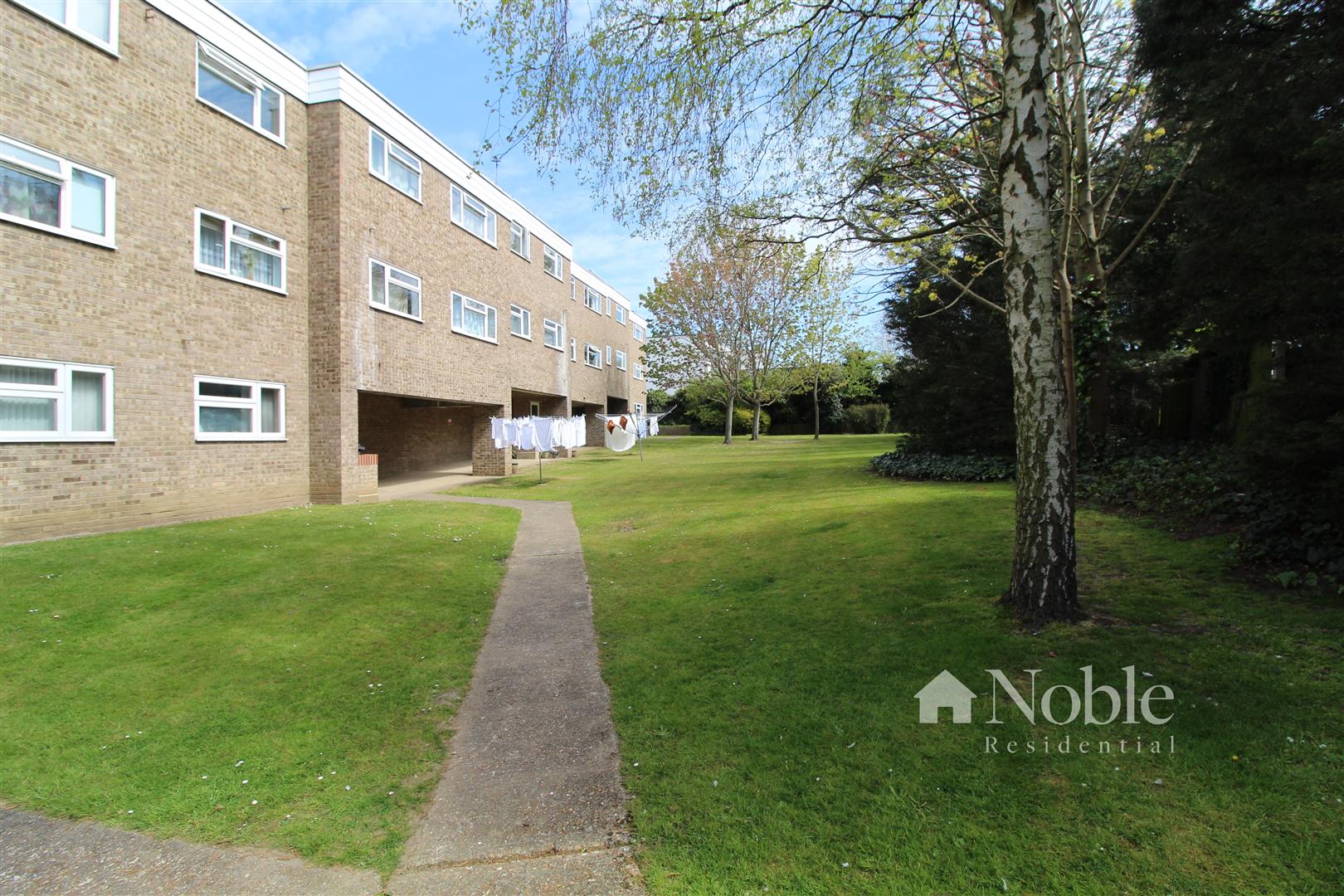 Property in Globe Road, Hornchurch, Essex, RM11 1BW