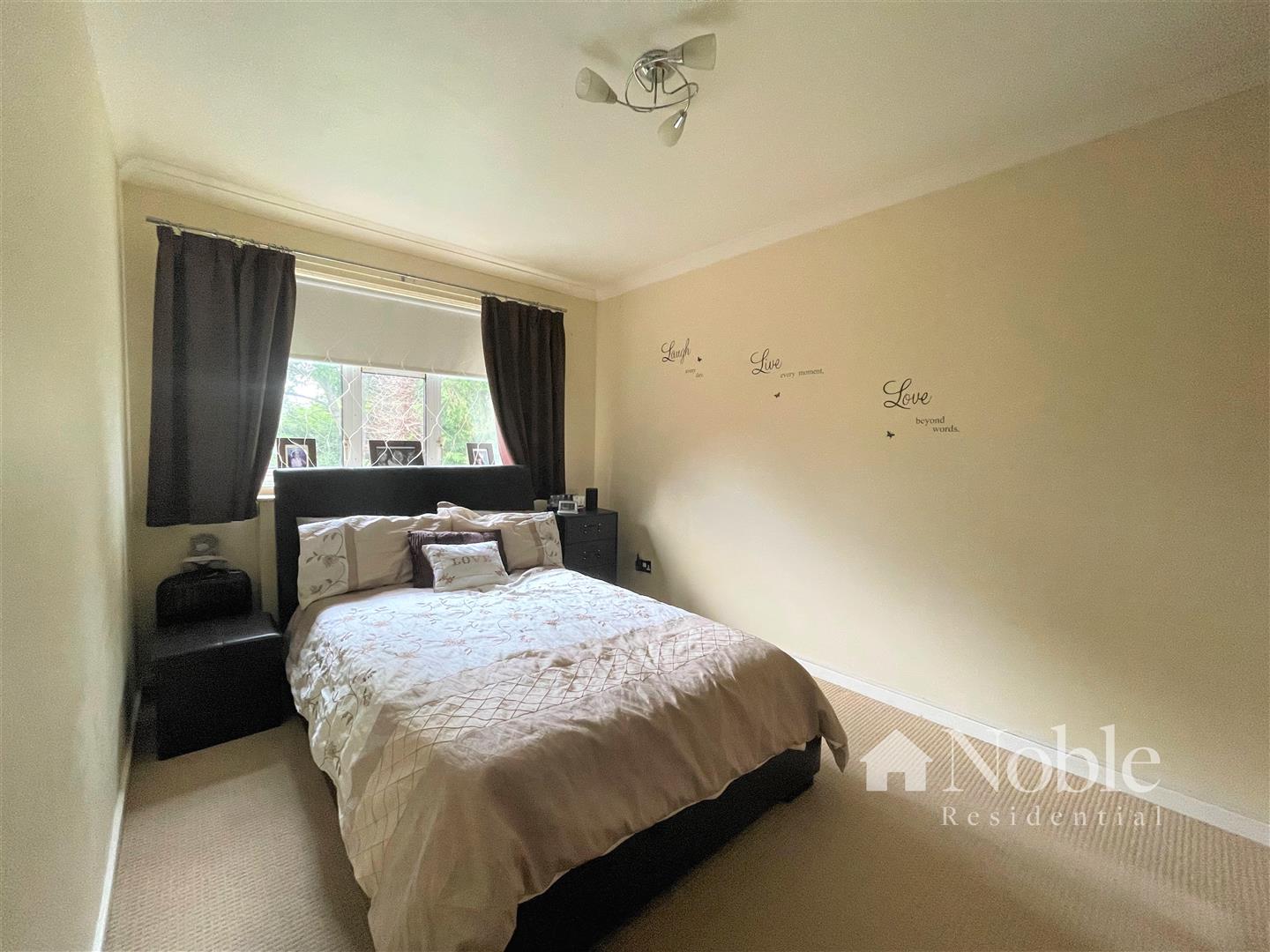 Property in Aldwych Close, Hornchurch, Essex, RM12 4JX