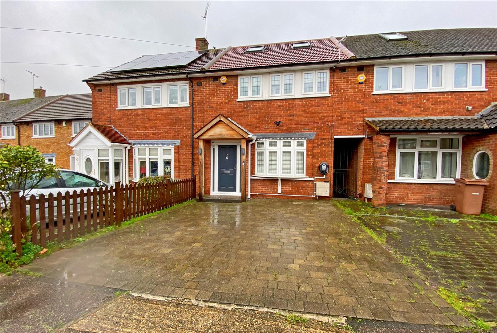 Property in Severn Road, Aveley, South Ockendon, Essex, RM15 4NR