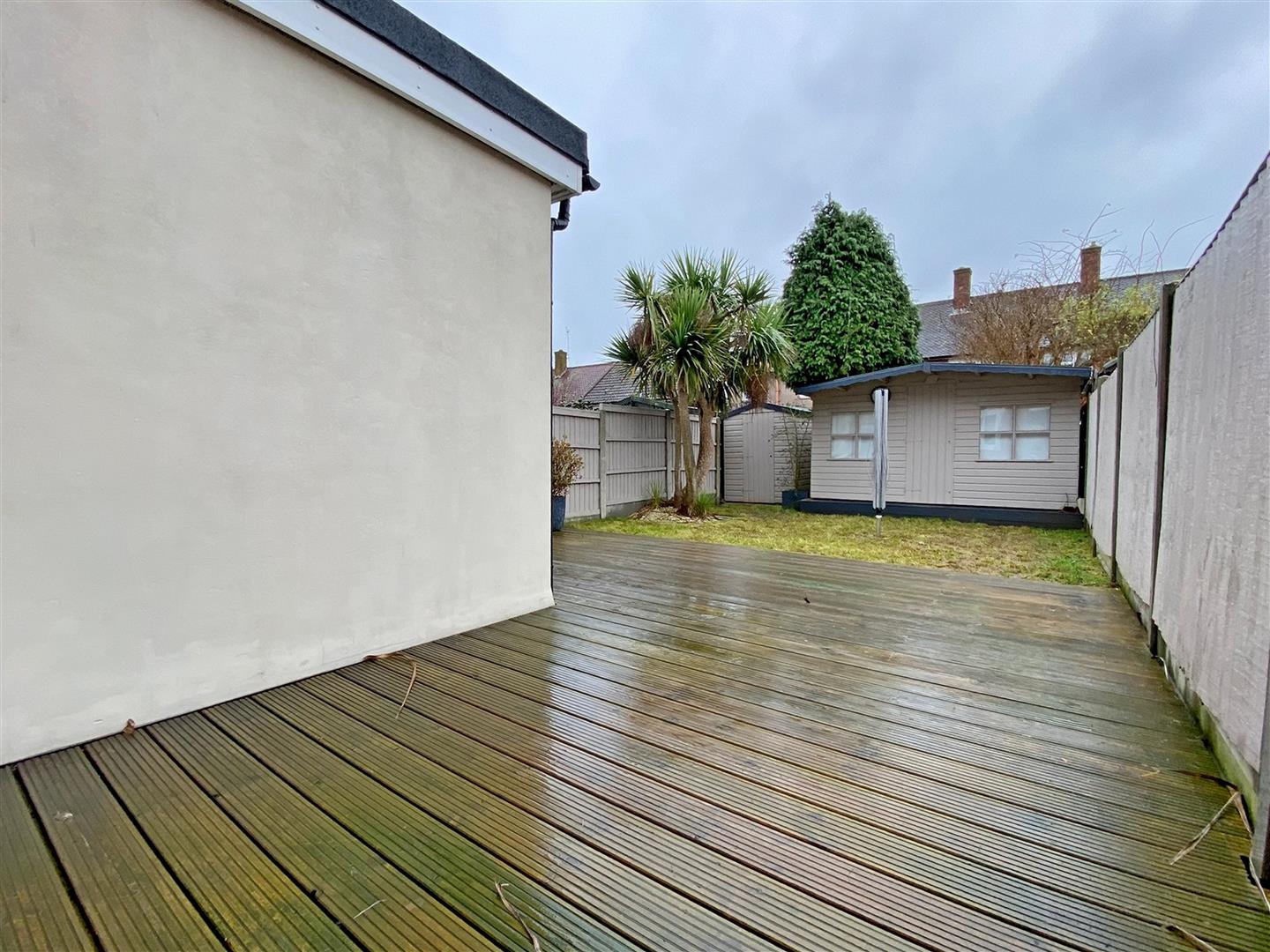 Property in Severn Road, Aveley, South Ockendon, Essex, RM15 4NR