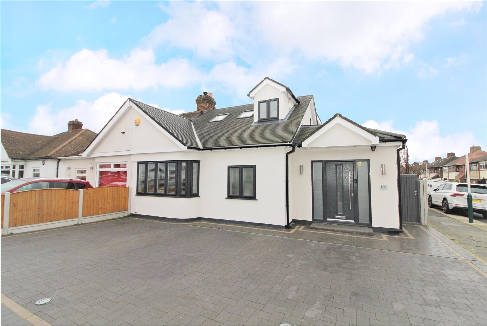 Property in Chestnut Avenue, Hornchurch, Essex, RM12 4HD