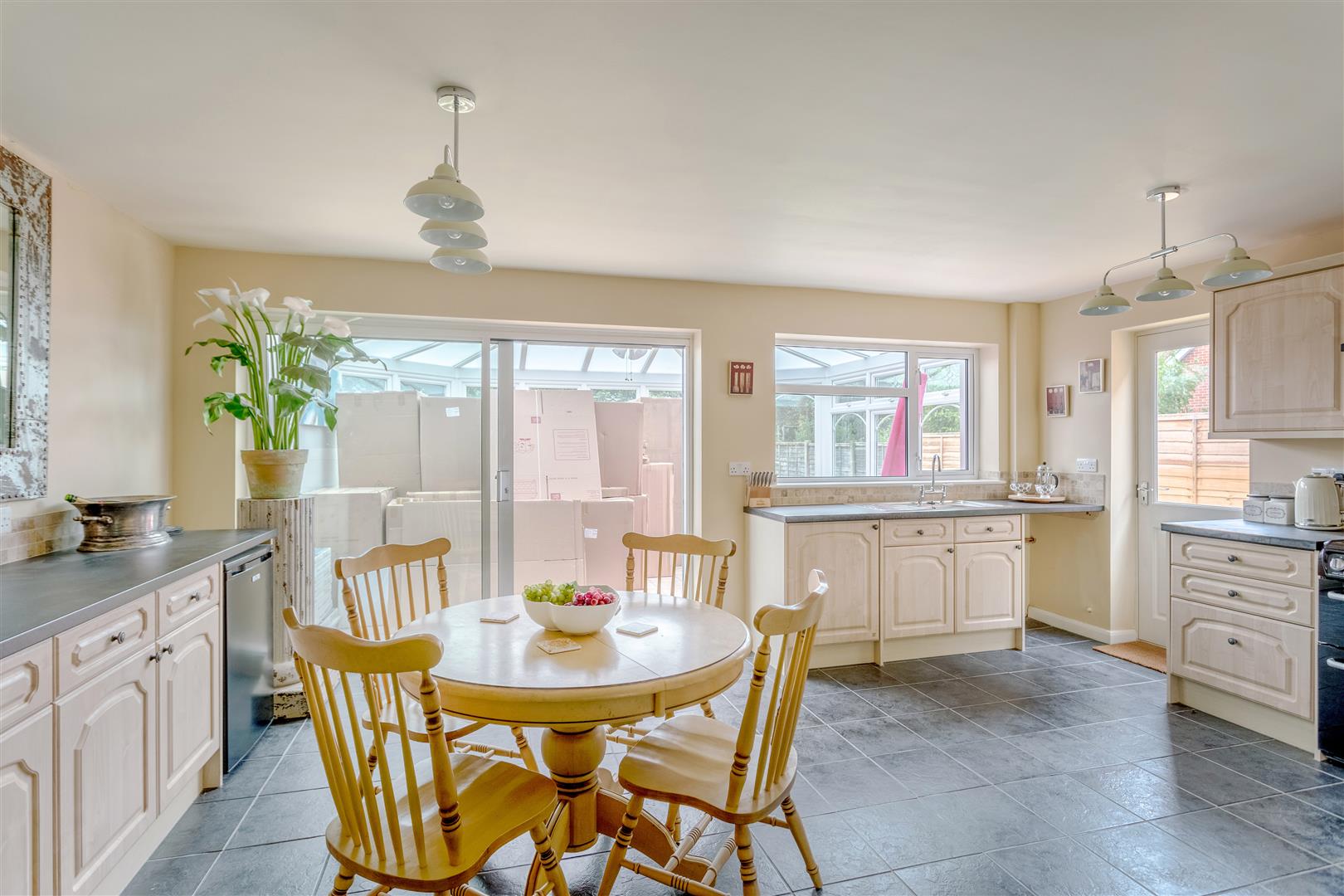 Property in Longmead Avenue, Chelmsford, Essex, CM2 7EY