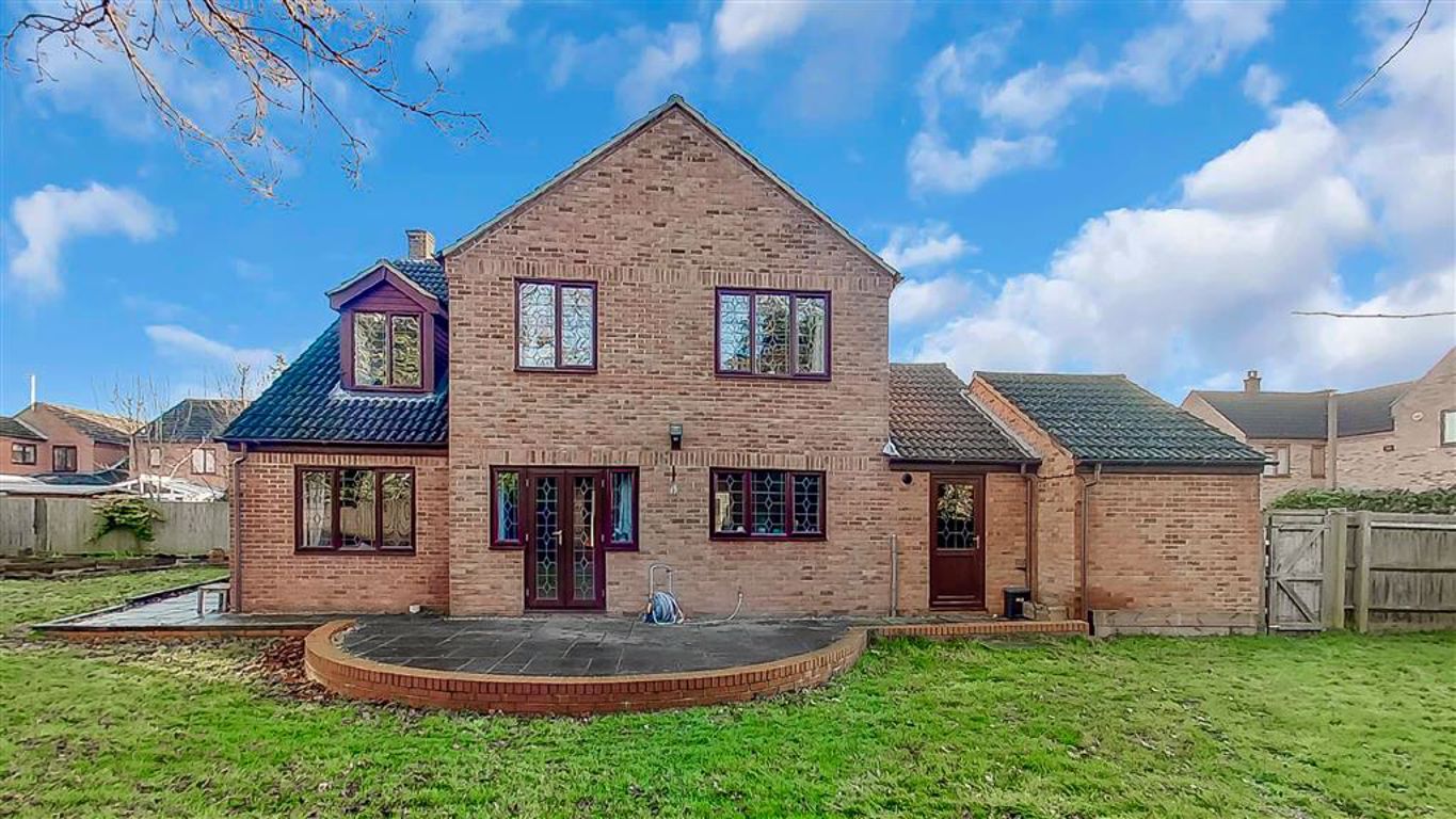 Property in Salisbury Grove, Giffard Park, Milton Keynes, Bucks, MK14 5QA