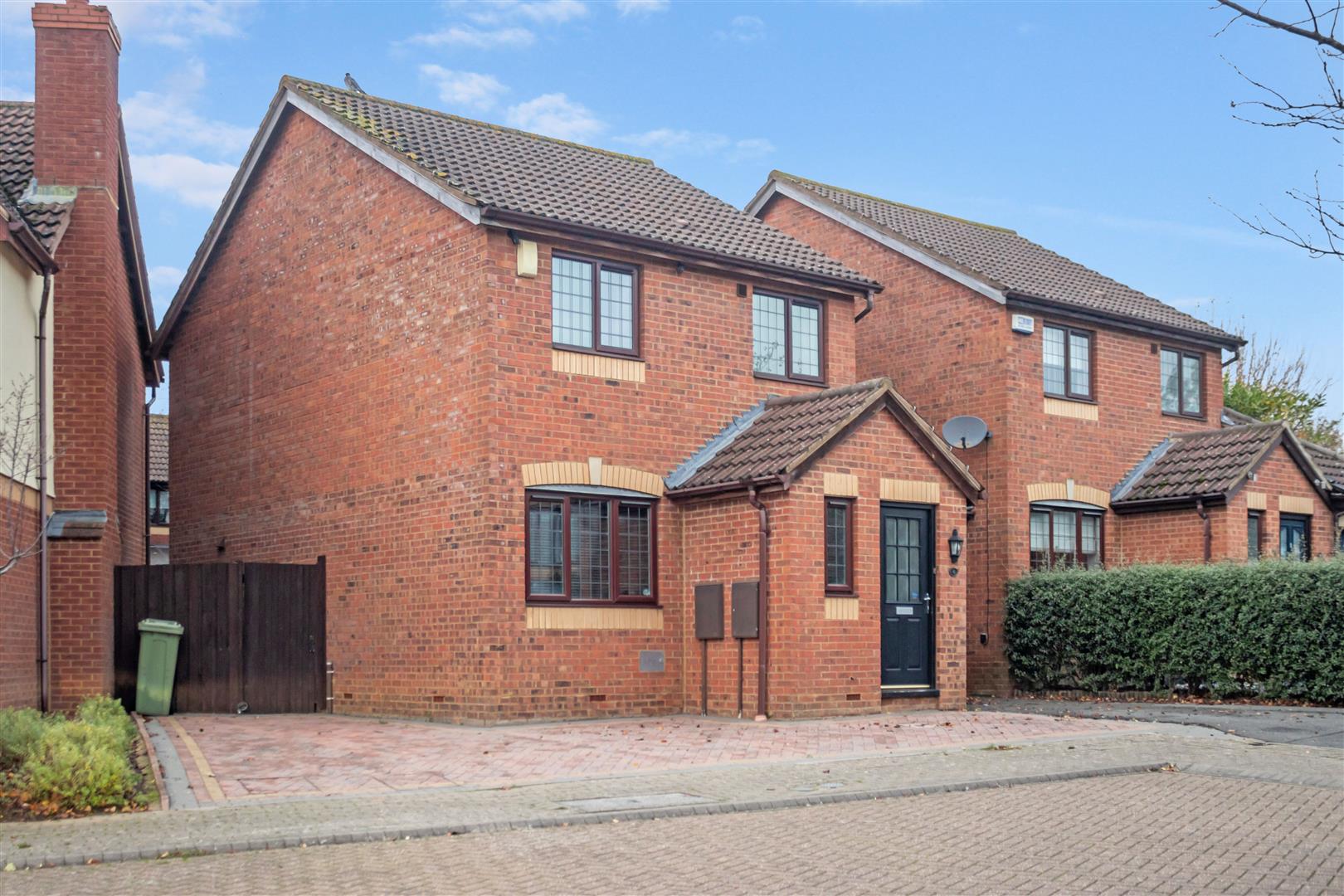 Property in Mayer Gardens, Shenley Lodge, Milton Keynes, MK5 7EN