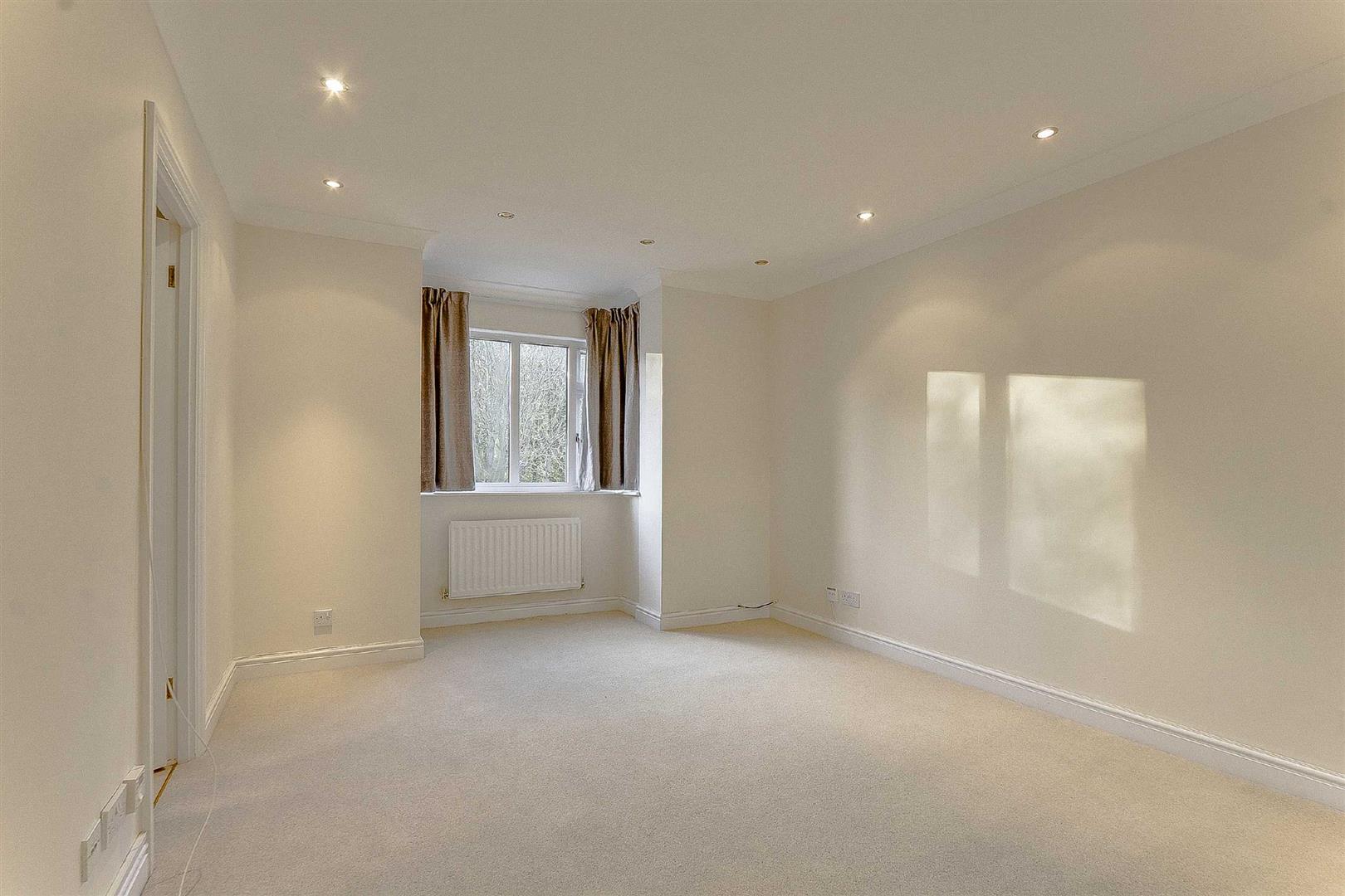 Property in Bickleigh Crescent, Furzton, Milton Keynes, Bucks, MK4 1HW