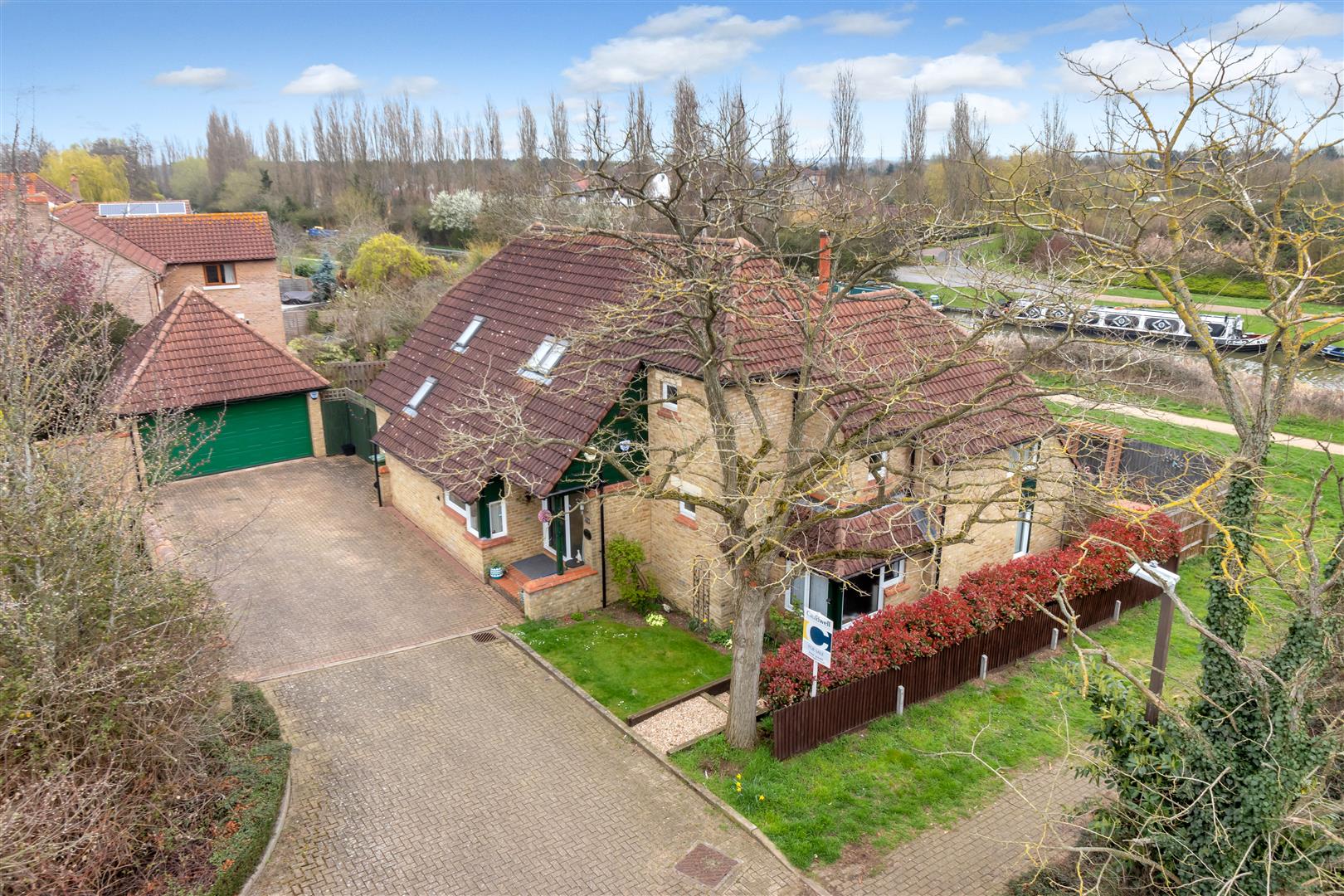 Property in Warmington Gardens, Downhead Park, Milton Keynes, MK15 9BP