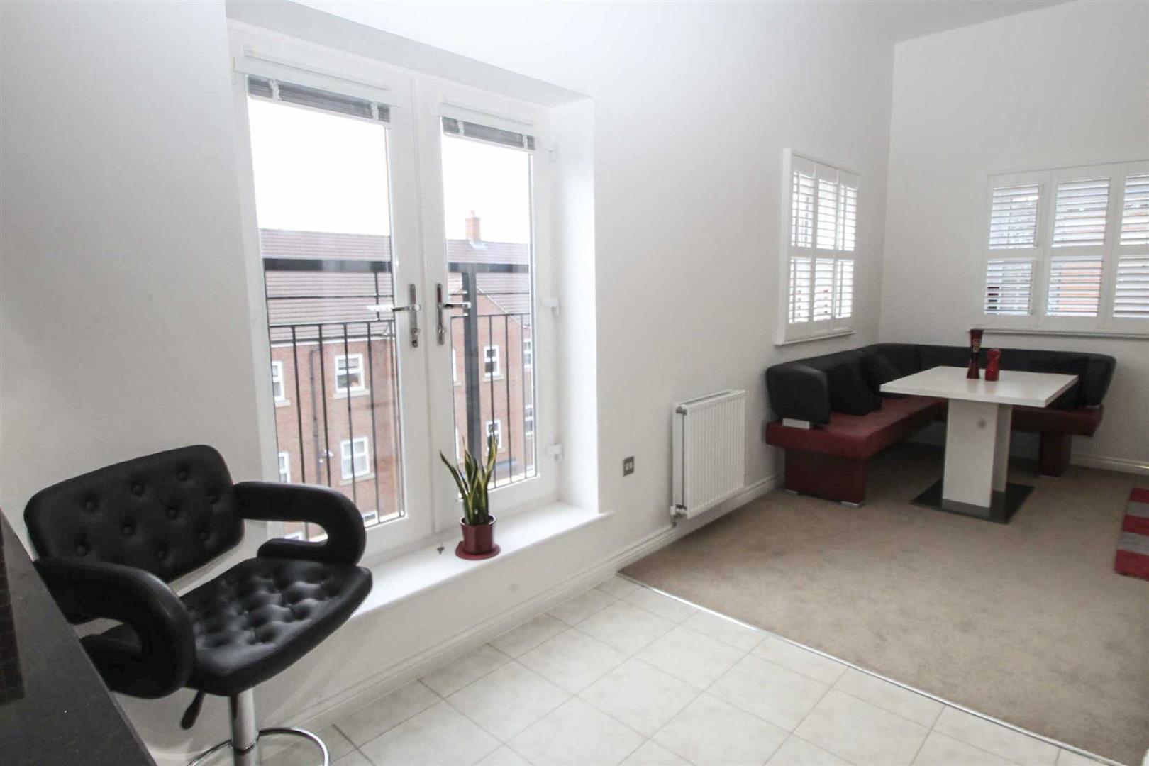 Property in Watson House, Turing Gate Bletchley, Milton Keynes, MK3 6EQ