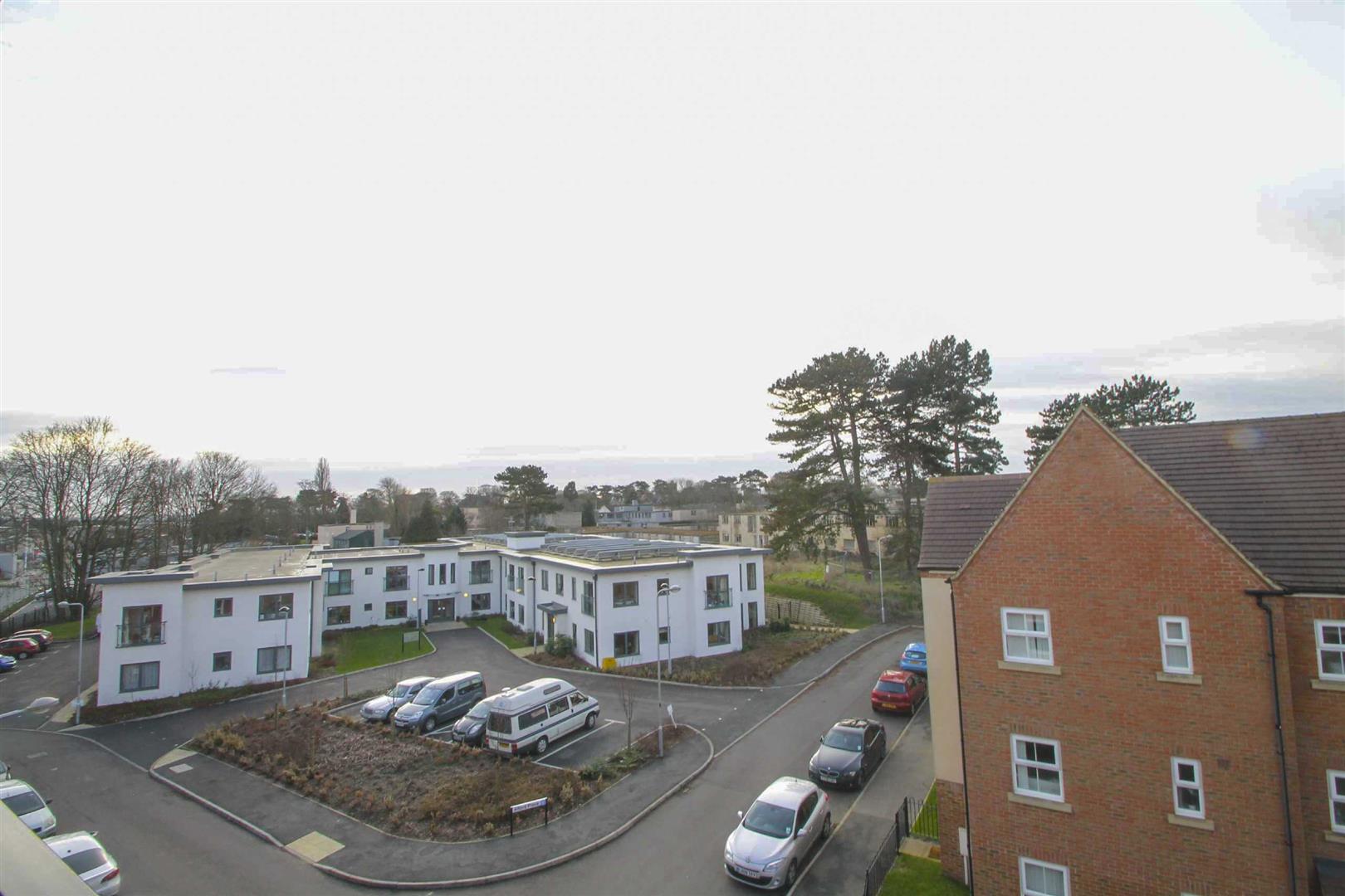 Property in Watson House, Turing Gate Bletchley, Milton Keynes, MK3 6EQ