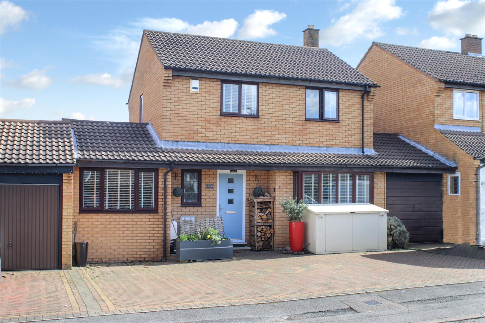 Property in Trueman Place, Oldbrook, Milton Keynes, Buckinghamshire