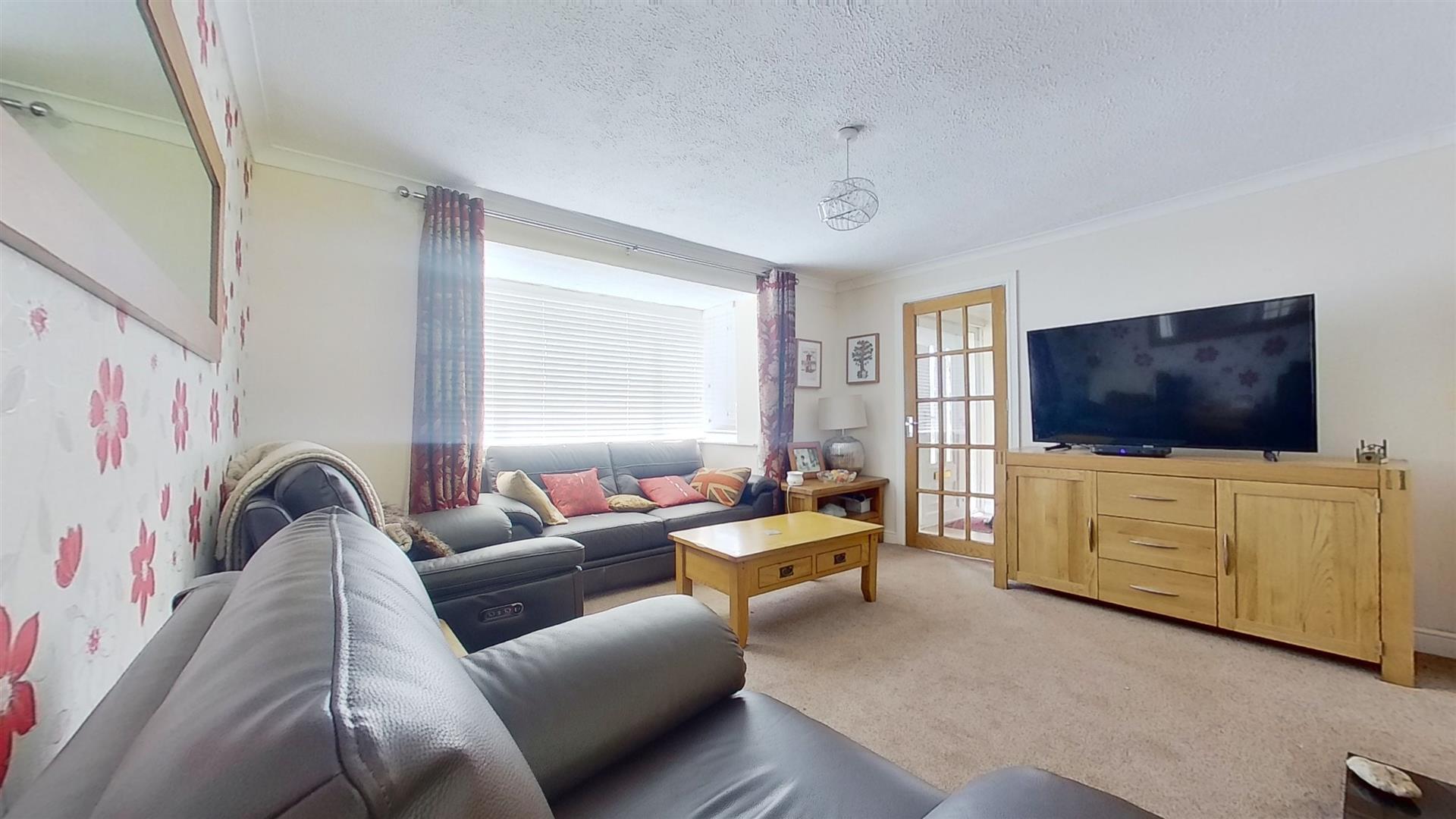 Property in Middlesex Drive, Bletchley, Milton Keynes, MK3 7JE