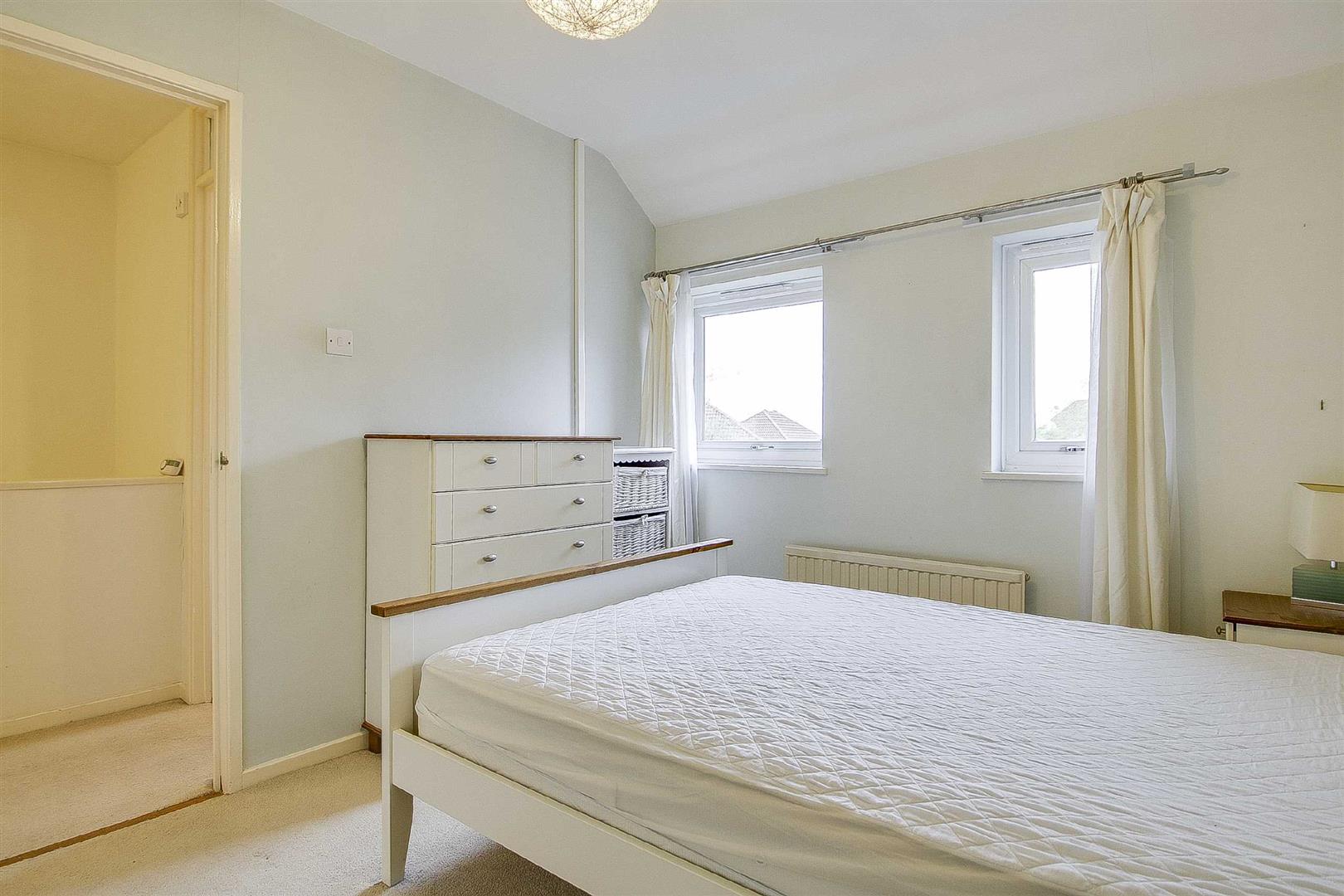 Property in Engaine Drive, Shenley Church End, Milton Keynes, MK5 6BB