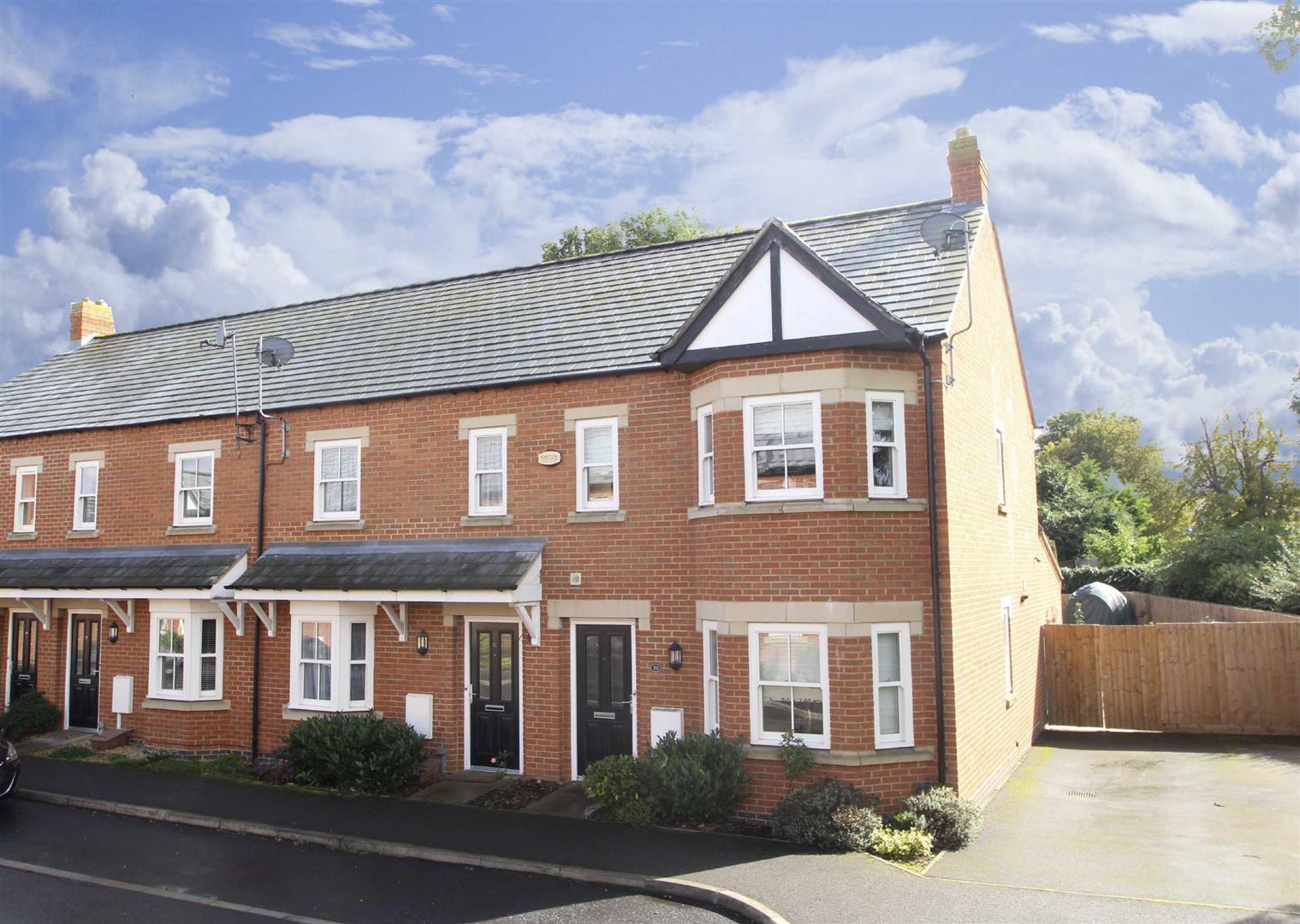 Property in Barr Piece, Wolverton, Milton Keynes, MK12 5GN