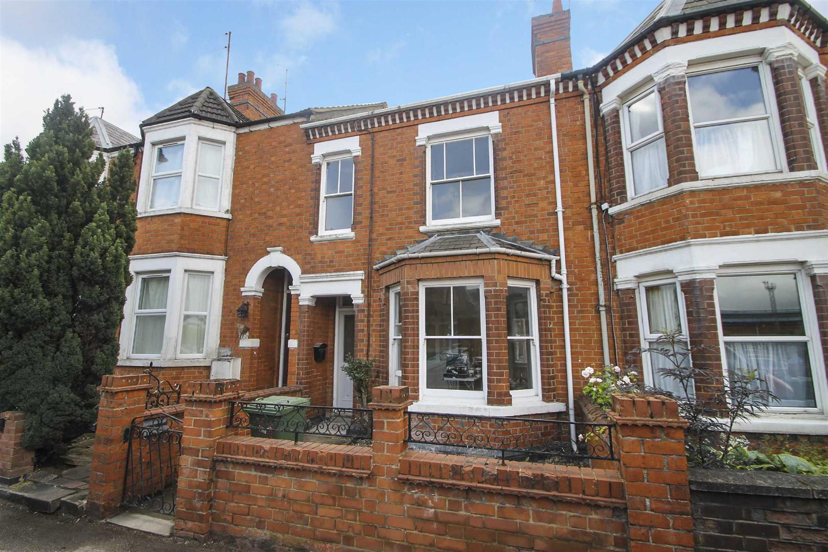 Property in Stratford Road, Wolverton, Milton Keynes, MK12 5LT
