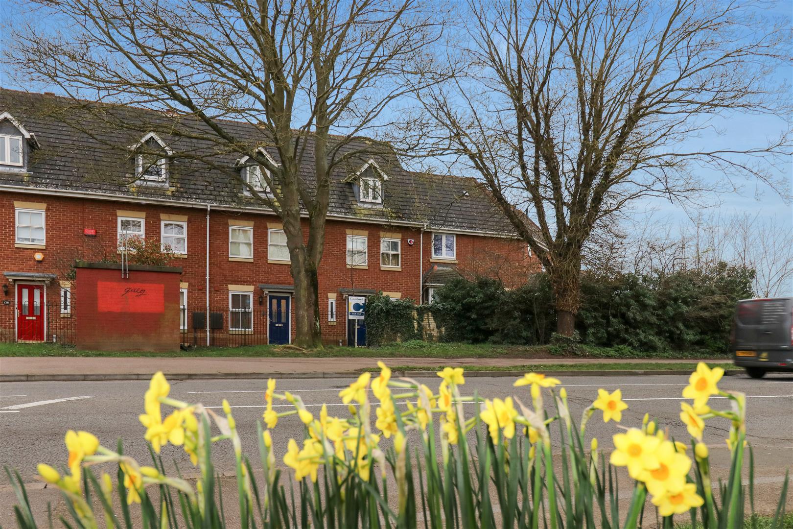 Property in Stratford Road, Wolverton, Milton Keynes, MK12 5FD