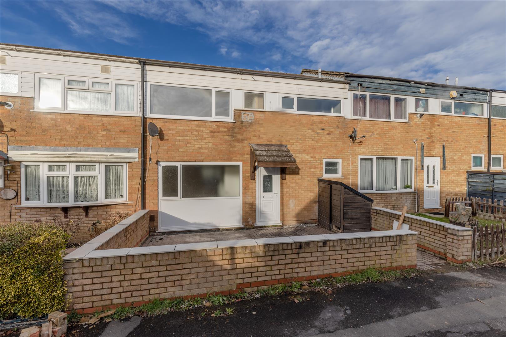 Property in Ferndale, Eaglestone, Milton Keynes, Buckinghamshire, MK6 5AE