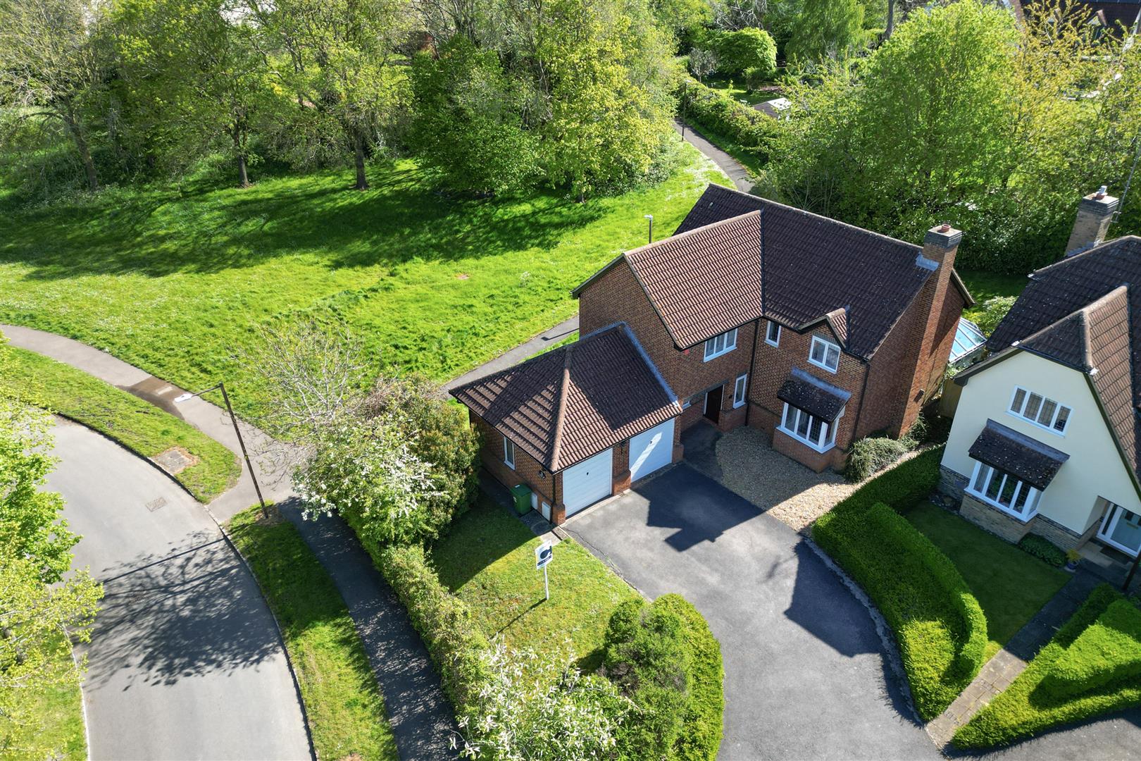 Property in Vache Lane, Shenley Church End, Milton Keynes, MK5 6HU