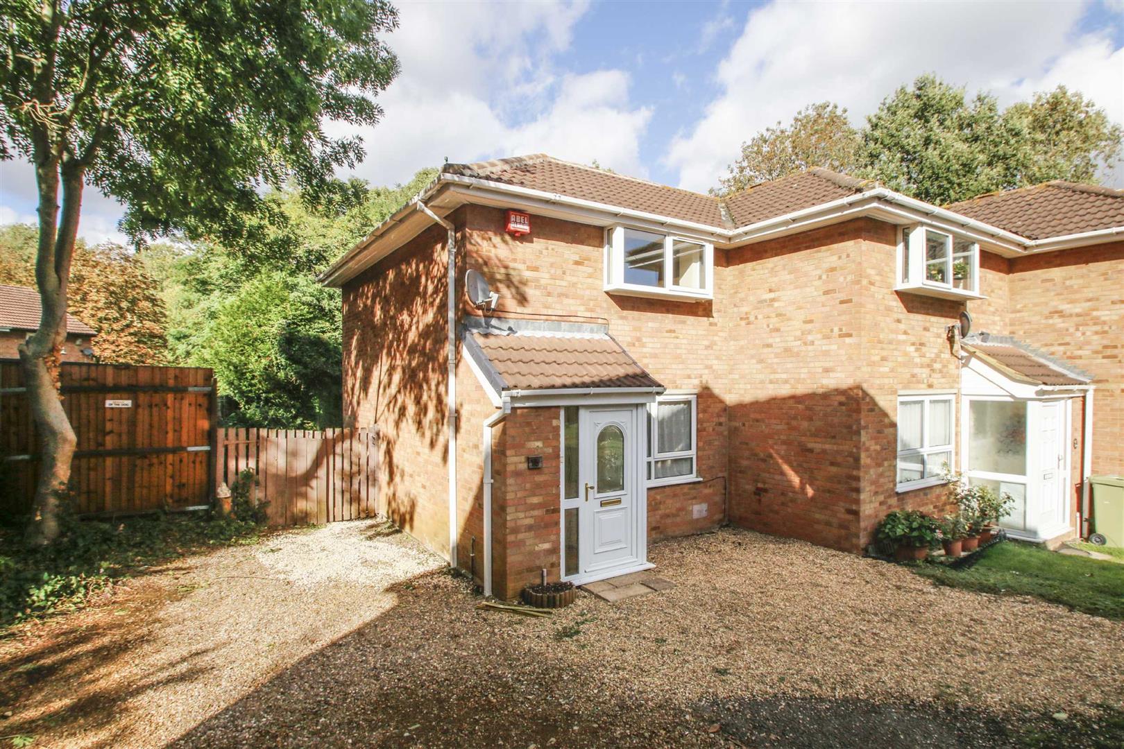 Property in Squires Close, Coffee Hall, Milton Keynes, MK6 5HE