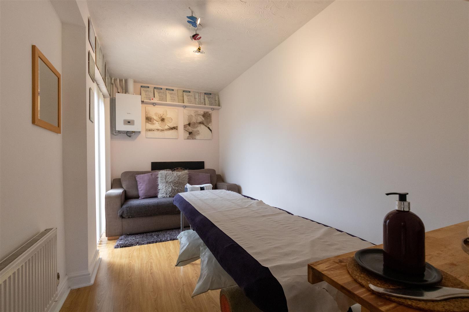 Property in Caldecotte Lane, Caldecotte, Milton Keynes, MK7 8AN