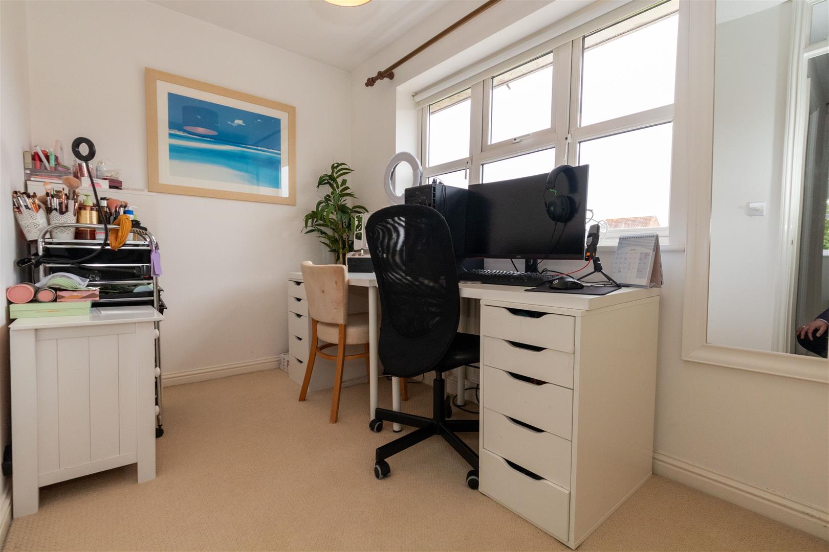 Property in Caldecotte Lane, Caldecotte, Milton Keynes, MK7 8AN