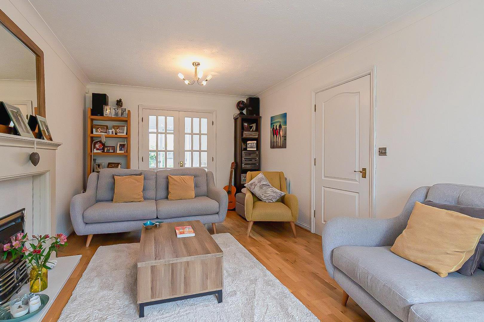 Property in Caldecotte Lane, Caldecotte, Milton Keynes, MK7 8AN